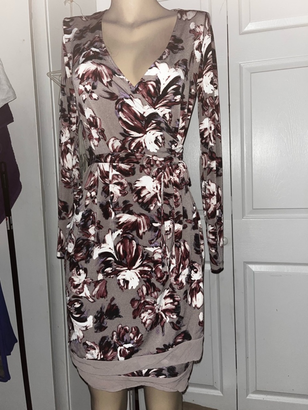 Vera Wang Gorgeous Floral Wrap-Style Long Sleeve Dress - Taupe/Burgundy